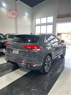 ڤۆڵکسواگن ئەتڵەس کرۆس سپۆرت